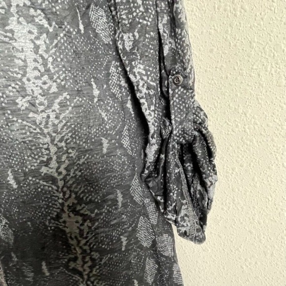 David Cline Style 4823‎ Snap Down Snake Print Shirt Dress Size Black Gray - Picture 4 of 9